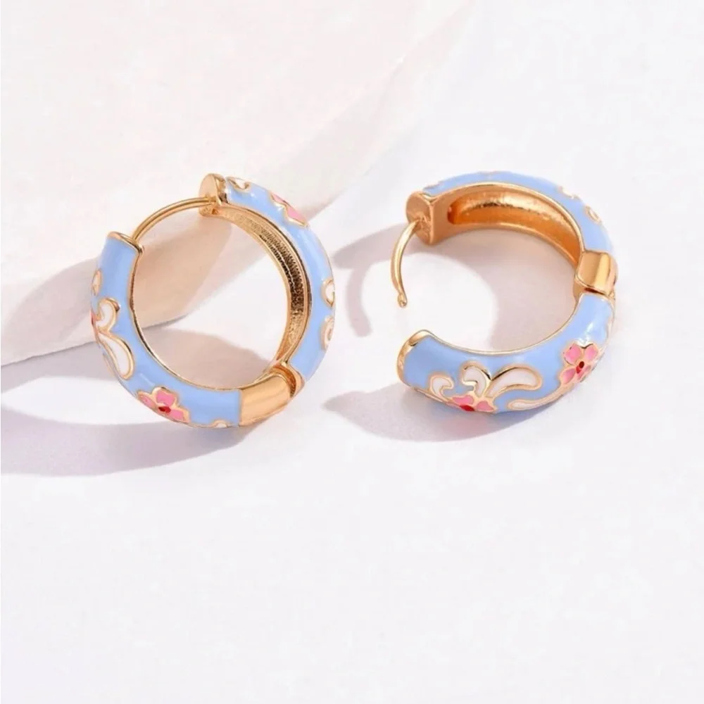 Gorgeous Gold Plated Baby Blue & Pink Floral Enamel Hoop Earrings New - Picture 4 of 7